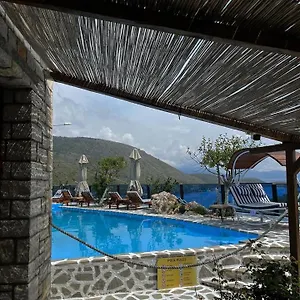 Palermiti Luxury , Himare Albanië